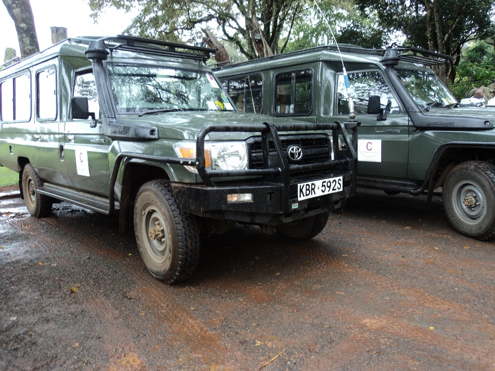 4x4 safari vehicle on a half-day Nairobi National Park tour